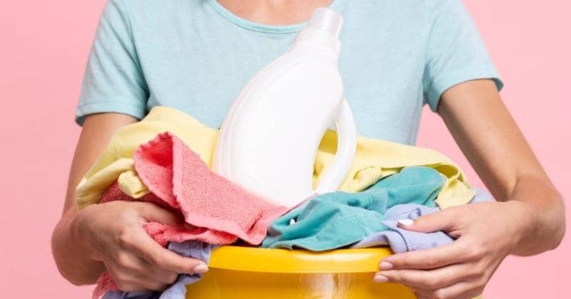 Cara Menghilangkan Noda pada Baju Bayi dengan Mudah